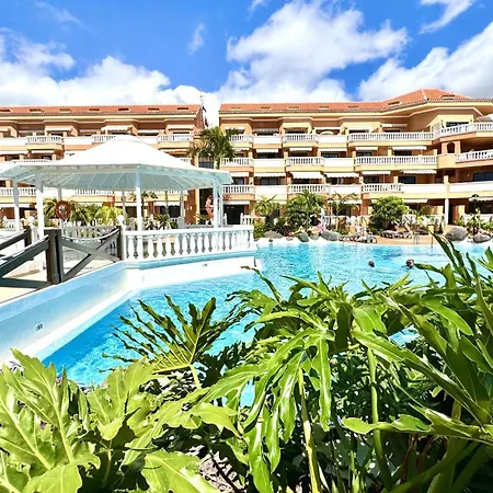 Heated Pool Royal Gardens By Deihu Experiences Appartement *